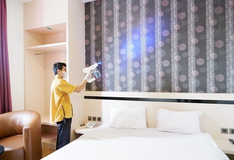 Номер Deluxe, Blitz Hotel Batam Centre