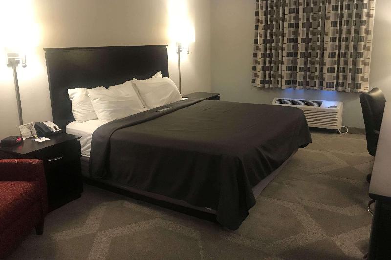Номер Стандарт Кровать Кинг Адаптированный для Инвалидов, Days Inn By Wyndham Conneaut