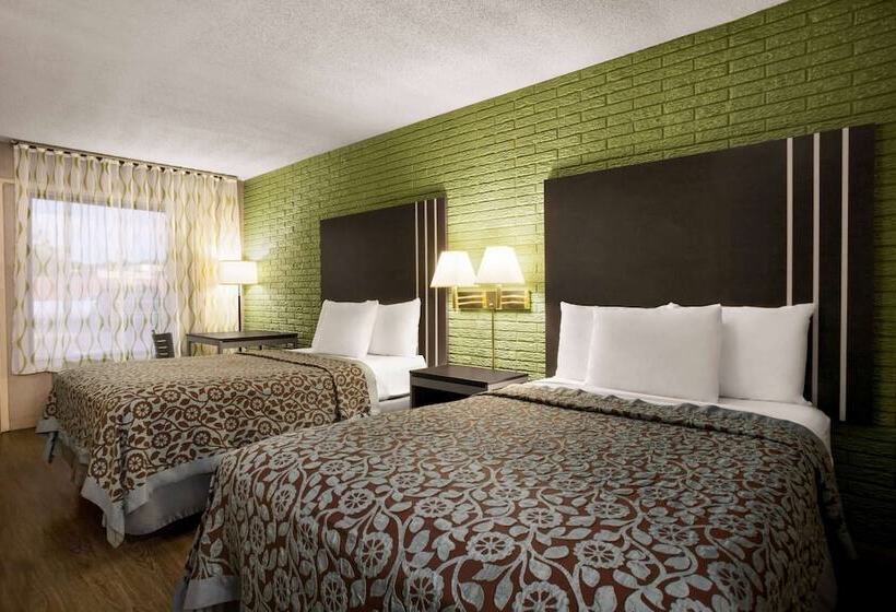Номер Стандарт 2 Двуспальные Кровати, Days Inn By Wyndham Hardeeville/ I95 State Line