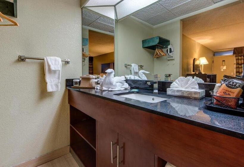 غرفة قياسية مطلّة علي حمام السباحة, Glenstone Lodge