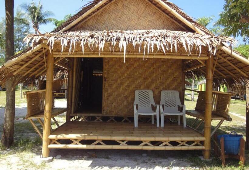 بنجلو قياسى مطلّ علي الحديقة, Varin Village Koh Lipe