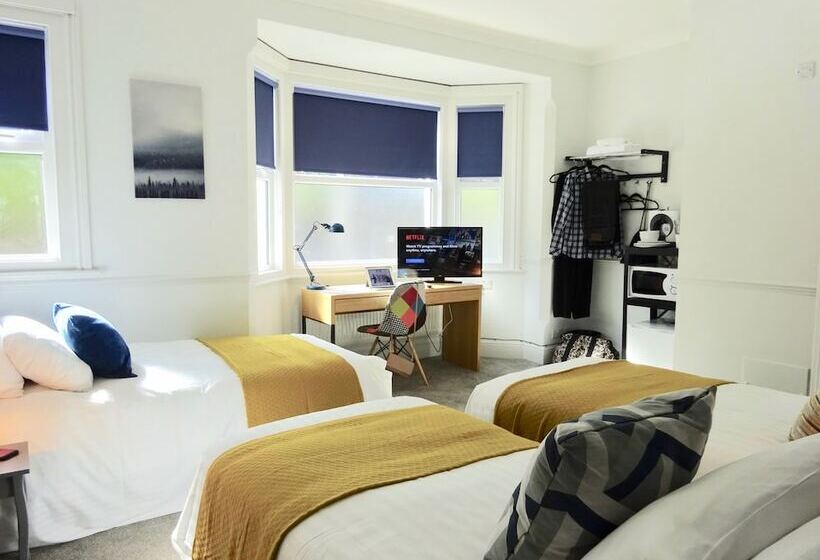 اتاق استاندارد سه نفره, Reading Serviced Rooms