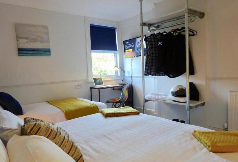 استودیوی استاندارد, Reading Serviced Rooms