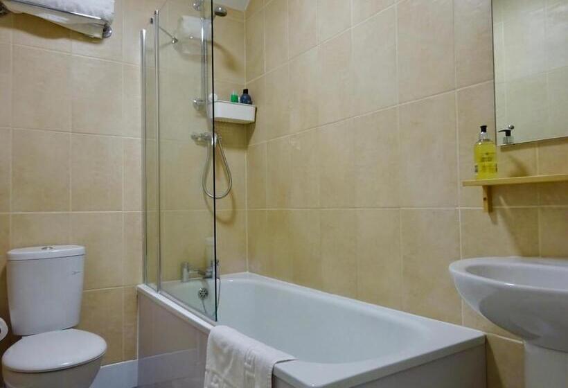 استودیوی استاندارد, Reading Serviced Rooms