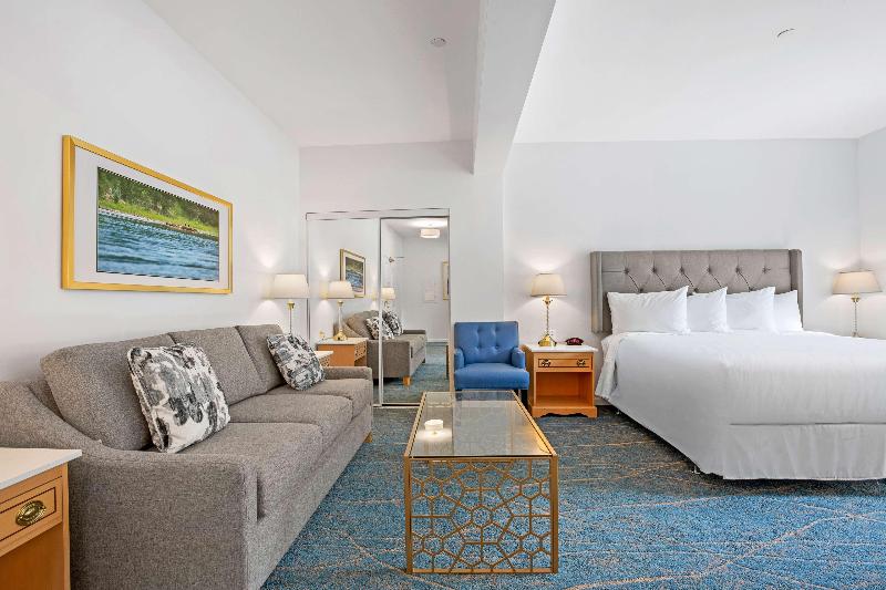 Люкс Кровать Кинг, Crown Columbia Hotel; Bw Premier Collection