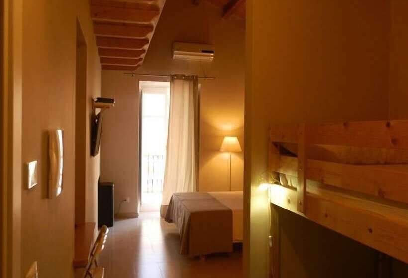 Quarto Quádruplo Estandar, B&b Re Umberto
