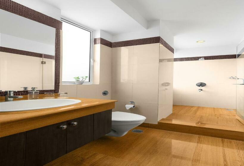 Номер Superior, Sarovar Portico Surajkund