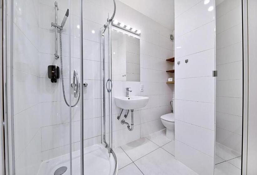 Апартаменты 1 Спальня, Cinema Apartments
