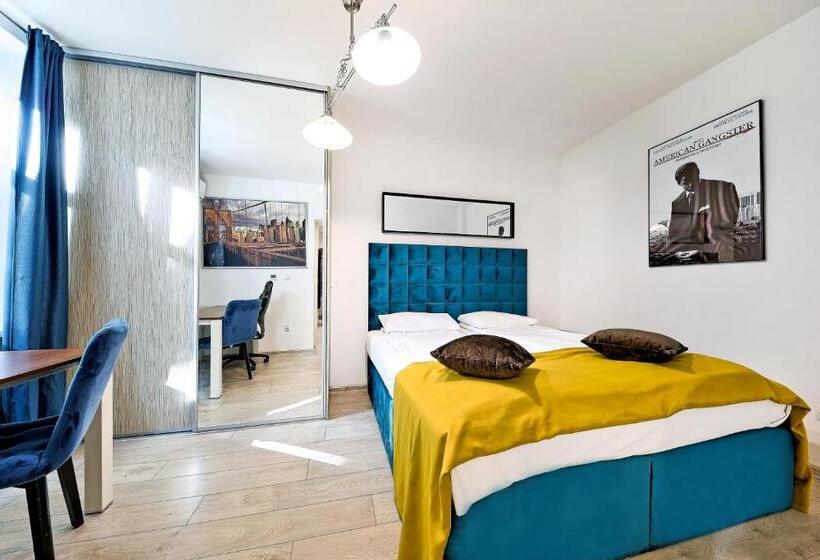 Апартаменты 1 Спальня, Cinema Apartments
