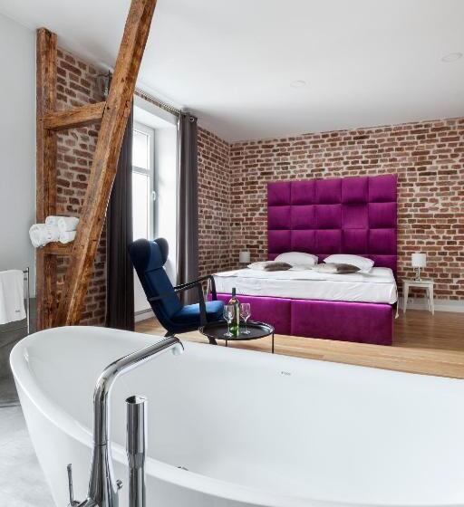 Студия Стандарт, Cinema Apartments