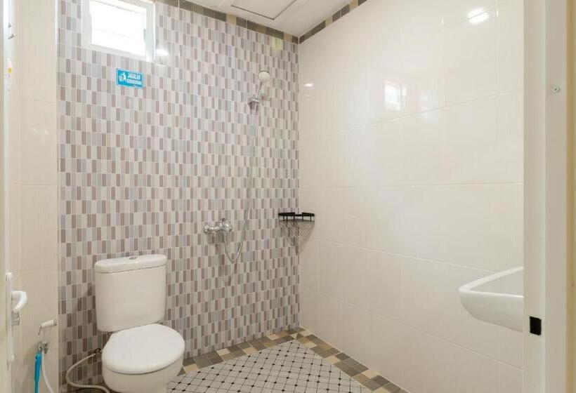 Номер Deluxe, Reddoorz Syariah @ Panglima Polem Aceh