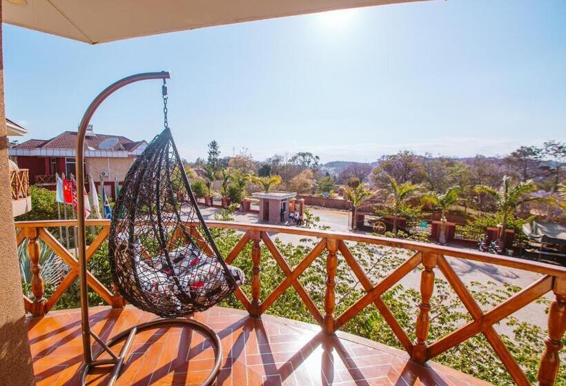 مجموعه ویستا شهر, Mount Royal Villa