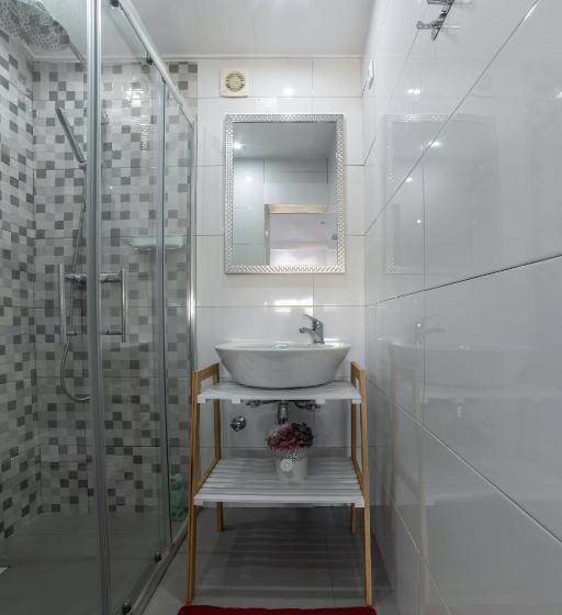 اتاق استاندارد با سرویس بهداشتی مشترک, A Casa Da Mizi