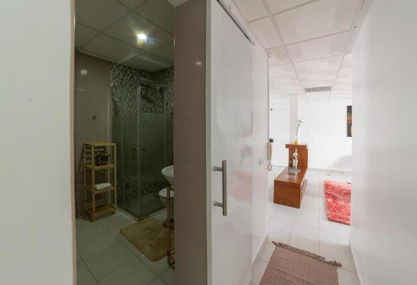 اتاق لوکس با چشم‌انداز دریا, A Casa Da Mizi