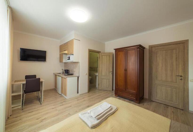 استودیو استاندارد با بالکن, Villa Zhanna Central Park