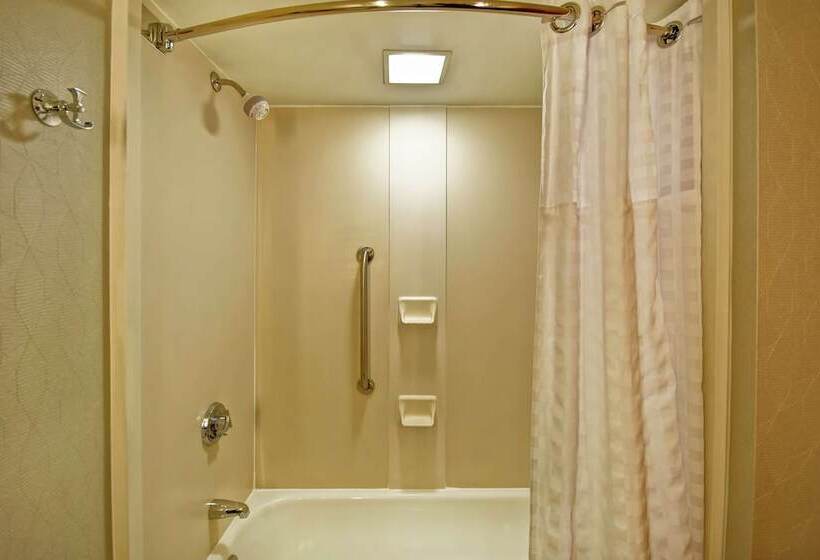 اتاق استاندارد با 2 تخت دوبل, Embassy Suites By Hilton Raleigh Durham Research Triangle