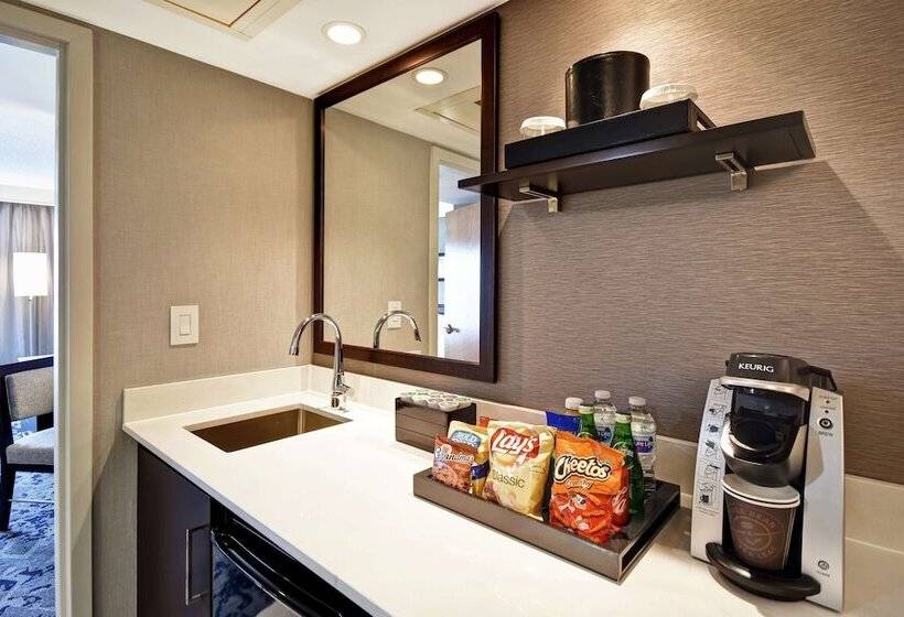 سوئیت پریمیوم, Embassy Suites By Hilton Raleigh Durham Research Triangle