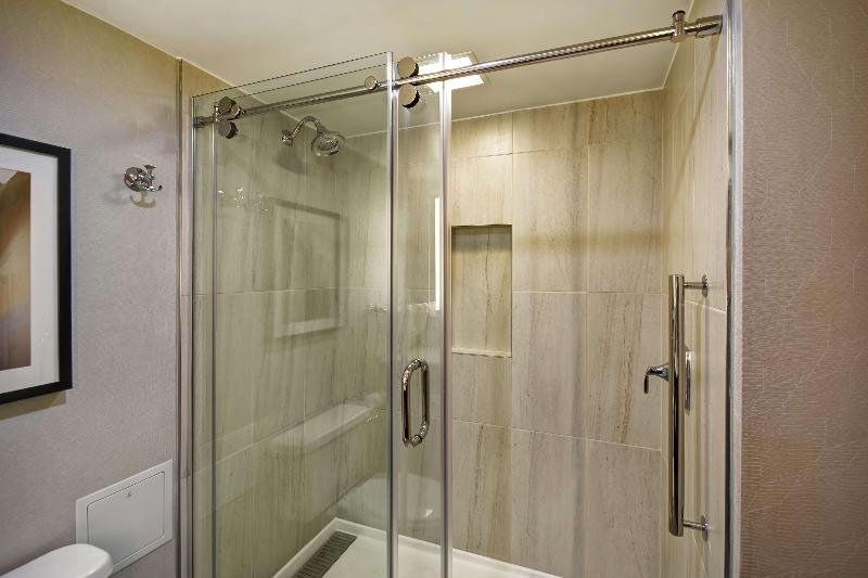 سوئیت پریمیوم, Embassy Suites By Hilton Raleigh Durham Research Triangle