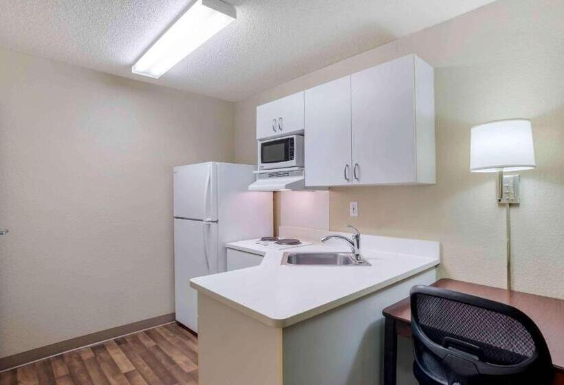 스탠다드 스튜디오, Extended Stay America Suites  Huntsville  U.s. Space And Rocket Center