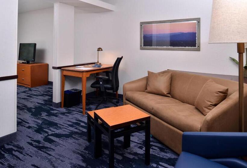 스탠다드 스튜디오, Fairfield Inn And Suites Beloit
