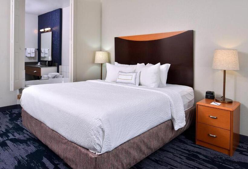 Студио Стандарт Кровать Кинг, Fairfield Inn And Suites Beloit