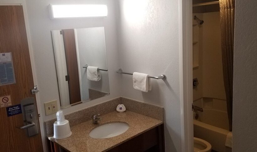 Номер Стандарт 2 Двуспальные Кровати, Motel 6elk Grove Village, Il  O Hare