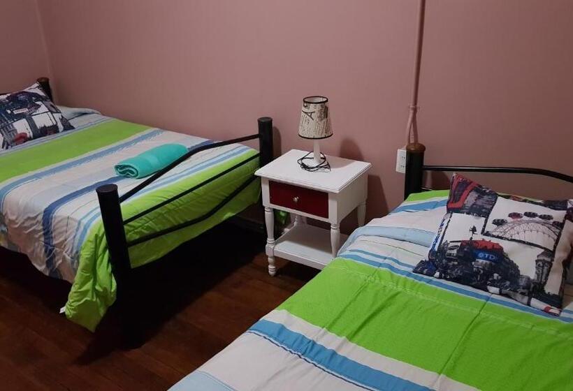 Номер Стандарт Совместная Ванная, Hostal Viajeros
