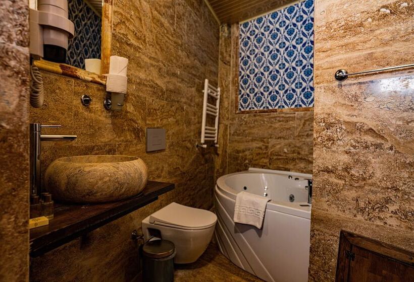 اتاق استاندارد با چشم‌انداز شهر, Cappadocia Caves
