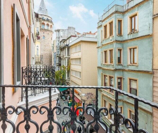 スタンダードルーム, Des Arts Galata