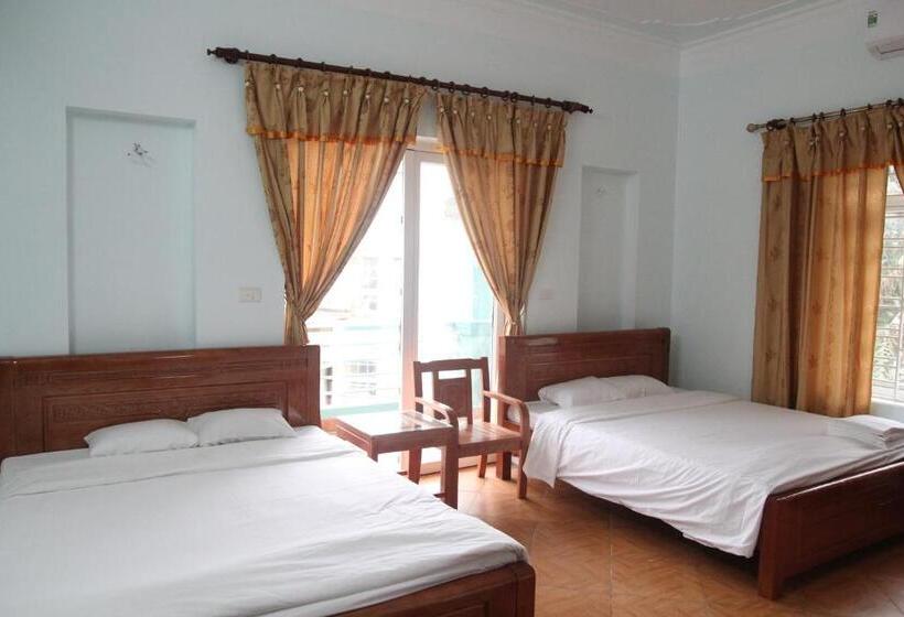 اتاق استاندارد چهارنفره با بالکن, Hoang Yen Guesthouse