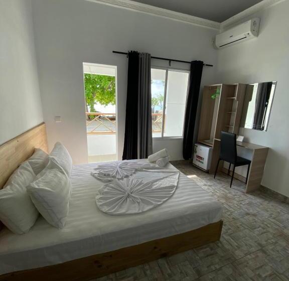 اتاق لوکس با چشم‌انداز دریا, String Wave Maldives