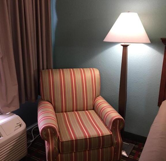غرفة قياسية لذوى الاحتياجات الخاصة, Fiddlers Inn Opryland
