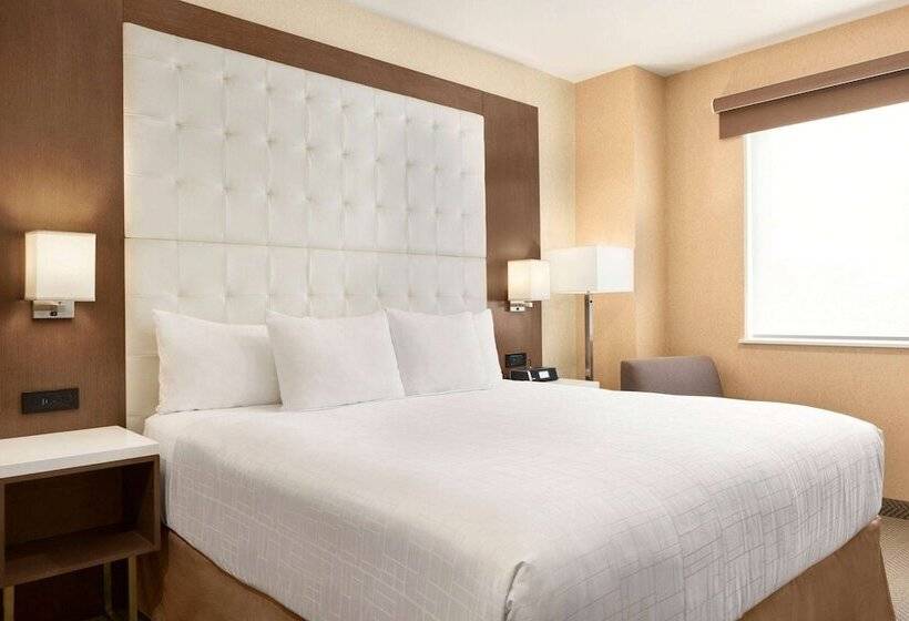 اتاق دلوکس مخصوص معلولین, Wyndham Anaheim