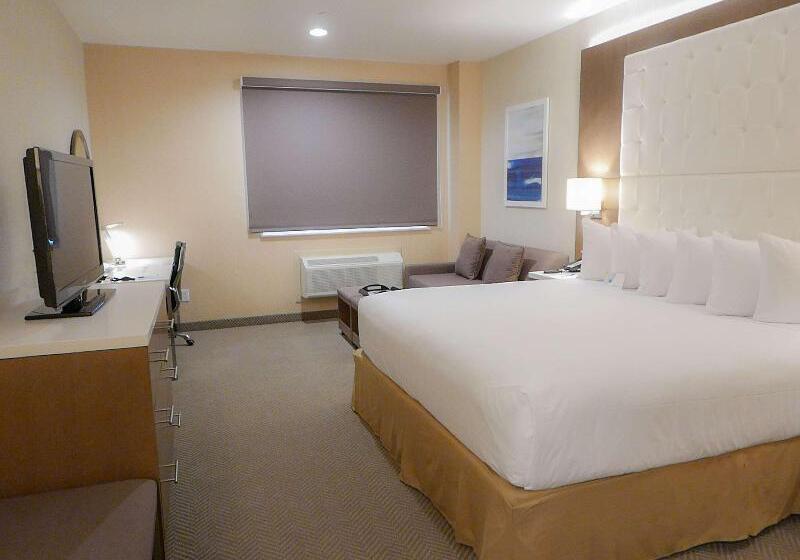 اتاق استاندارد با تخت بزرگ, Wyndham Anaheim