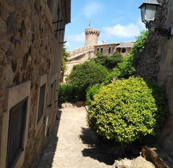 Perhehuone, Hostal Sant Jordi
