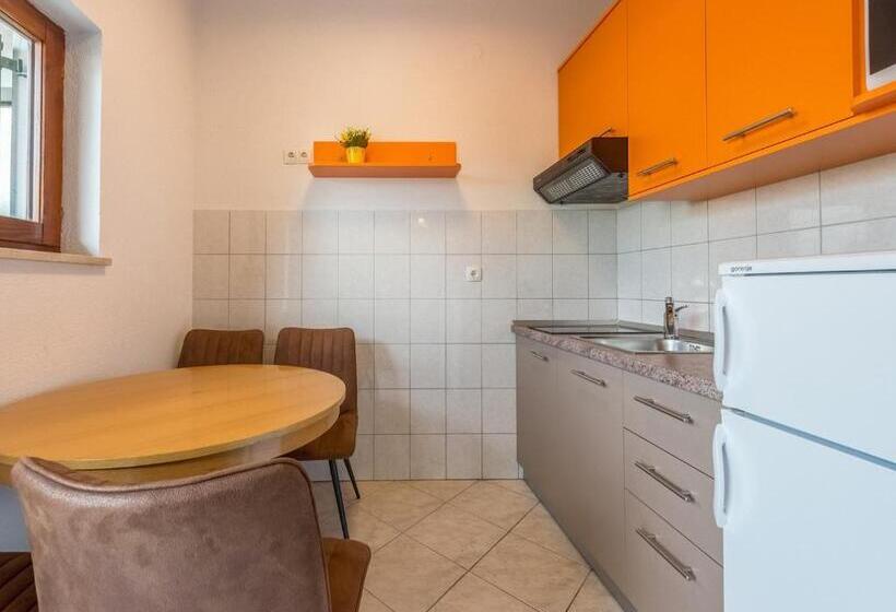آپارتمان 1 خوابه, Apartments Ivana Mira