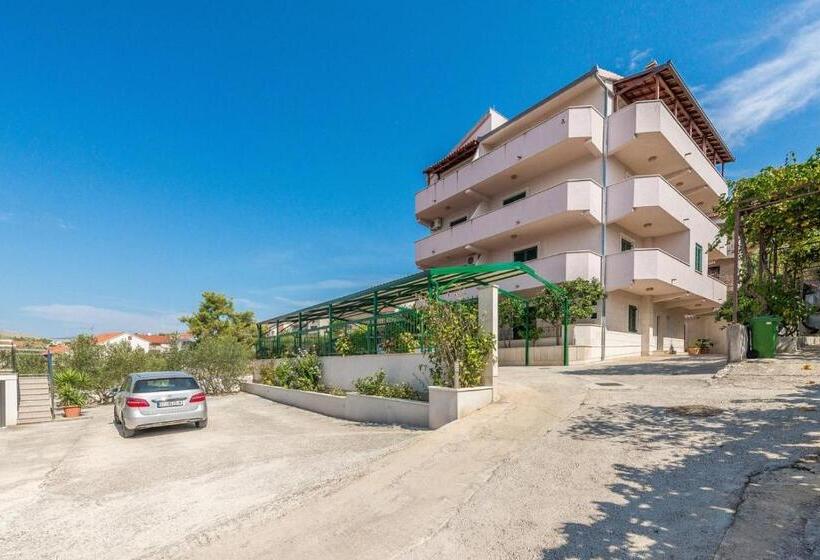 آپارتمان 1 خوابه, Apartments Ivana Mira