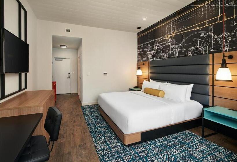 适合残疾人士使用的带超级大床的标准间, Indigo Tallahassee   Collegetown, An Ihg