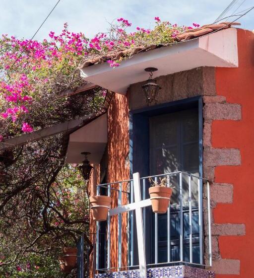 إستوديو قياسى, Posada Bugambilias