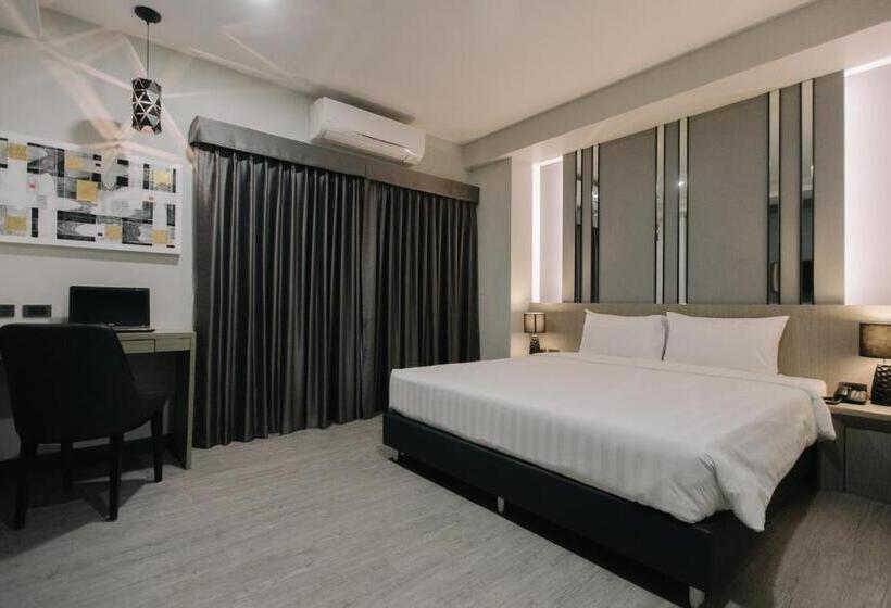 스탠다드 룸 킹사이즈 침대, Arista Hotel Ubon