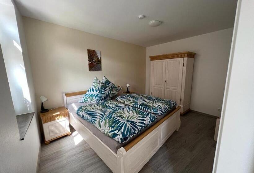 1 Bedroom Apartment with Balcony, Gasthaus Zur Weintraube