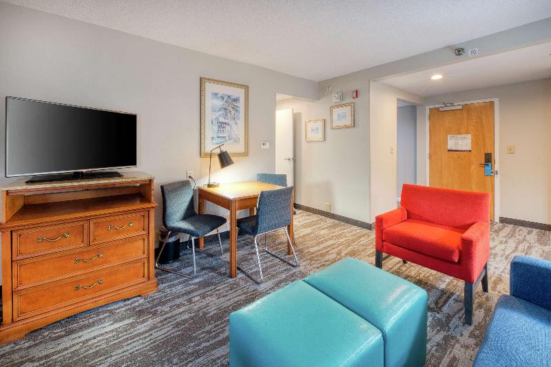 سوئیت با تخت بزرگ, Hampton Inn & Suites Wilmington/wrightsville Beach