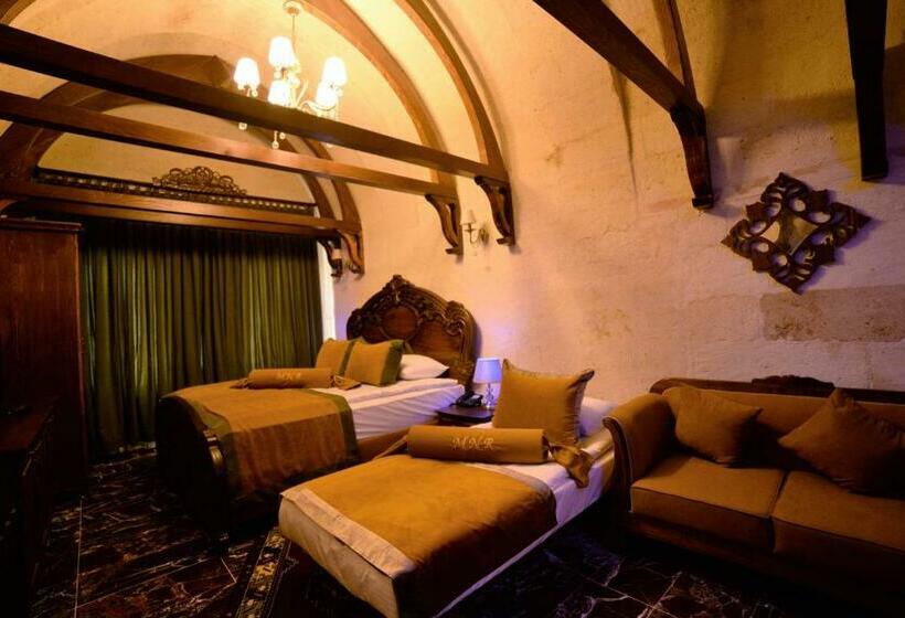 سوییت جونیور, Evanthia Cave Suites