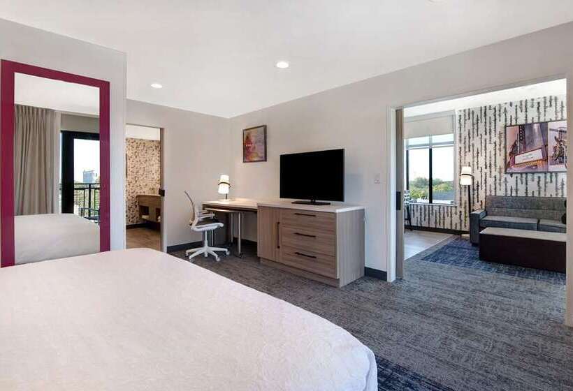 Люкс Deluxe Кровать Кинг, Auburn Hills