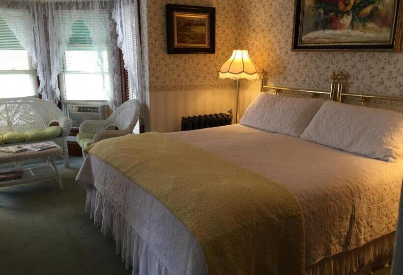 اتاق دلوکس با تخت کینگ و چشم‌انداز, Harbour Towne Inn On The Waterfront