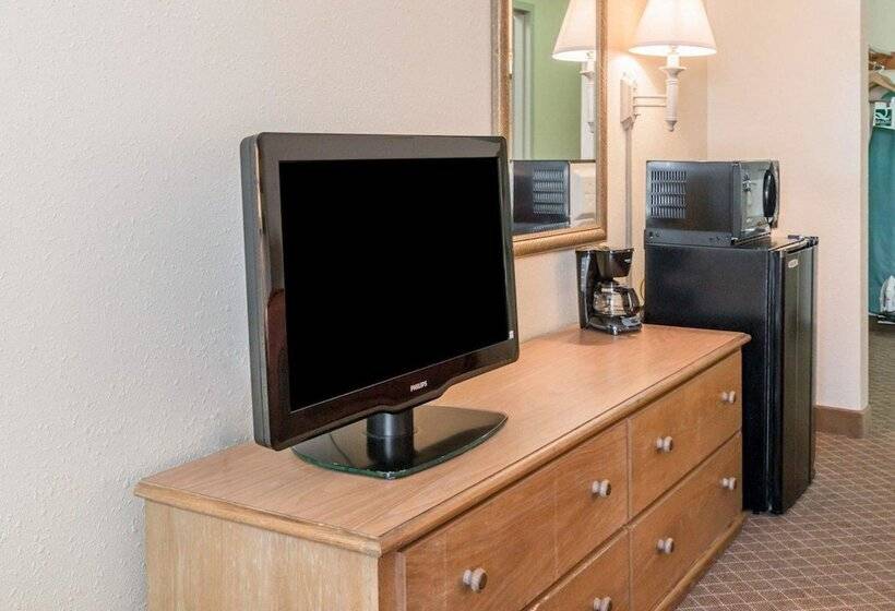 Номер Стандарт 2 Двуспальные Кровати, Quality Inn & Suites