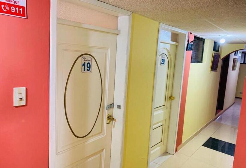 اتاق استاندارد چهار تخته, Hostal Rosita Latacunga