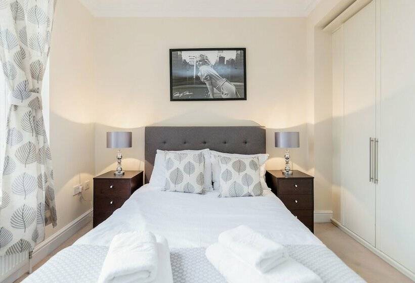 Апартаменты Comfort 2 Спальни, Spectacular Strand Two Bed Apartment