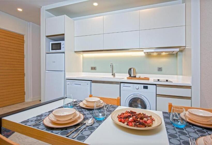 سوییت لوکس, Un Side Aparthotel