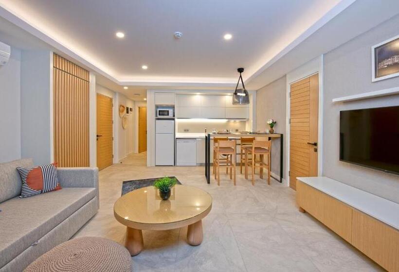 سوییت لوکس, Un Side Aparthotel